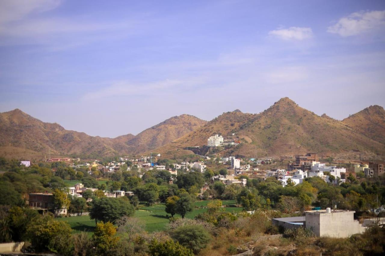 Hotel Dosa Plaza Udaipur Exterior photo