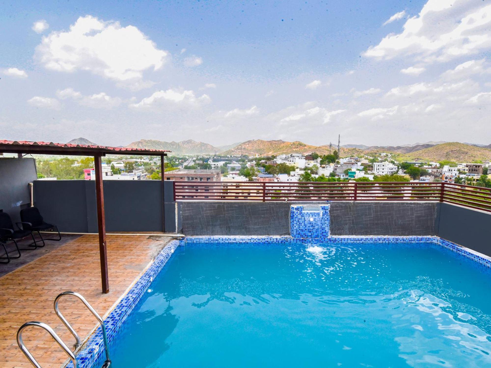 Hotel Dosa Plaza Udaipur Exterior photo